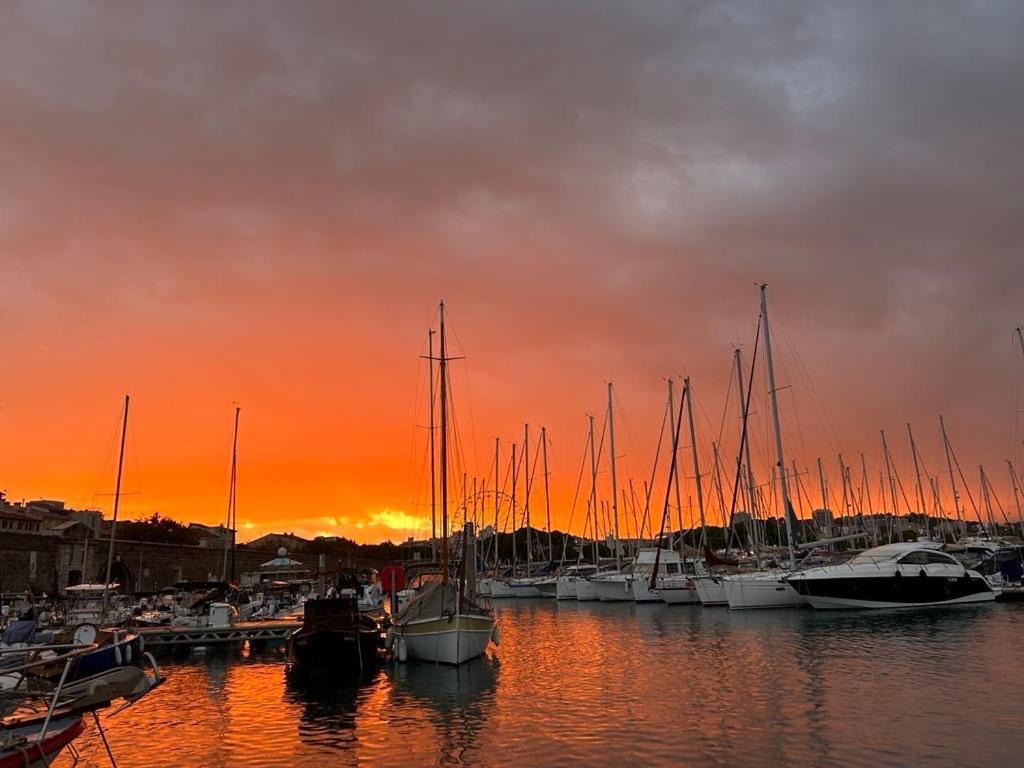 Escapade Antiboise Avec Parking Inclus Hotel Antibes Luaran gambar