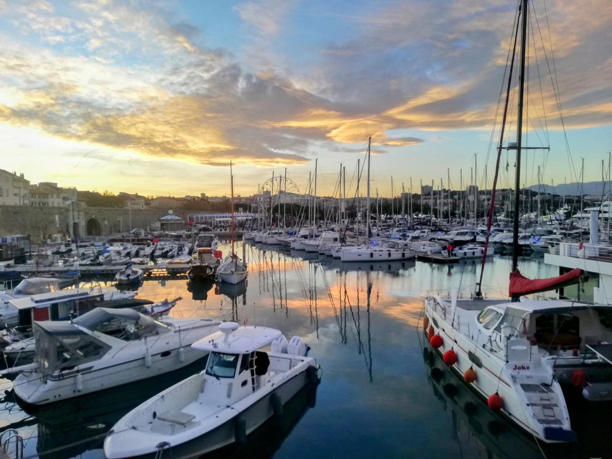 Escapade Antiboise Avec Parking Inclus Hotel Antibes Luaran gambar